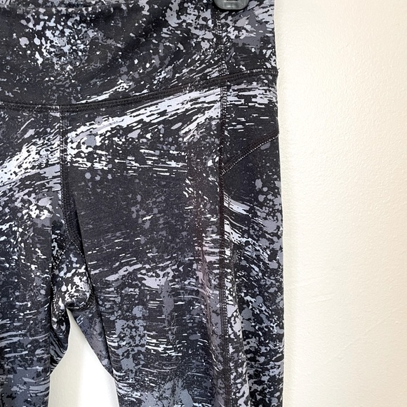 Champion | Black/Gray Galaxy Leggings | Size Small - Picture 4 of 7